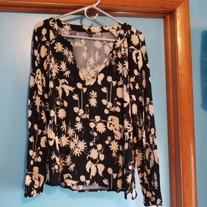 Medium Long Sleeved Ann Taylor blouse
